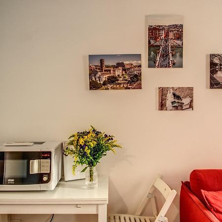 Lovely Flat In The Heart Of Trastevere Rome Bagian luar foto