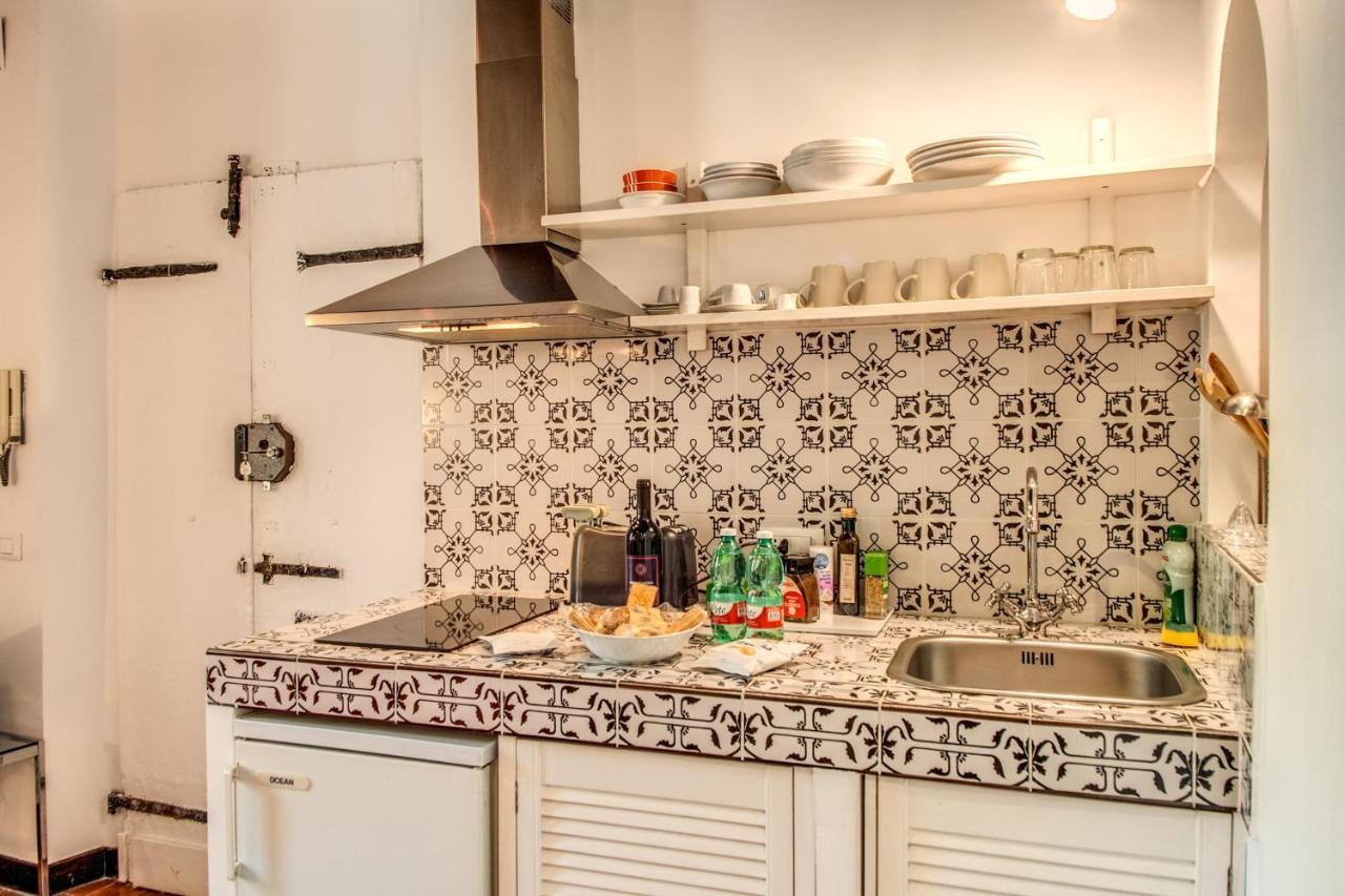 Lovely Flat In The Heart Of Trastevere Rome Bagian luar foto