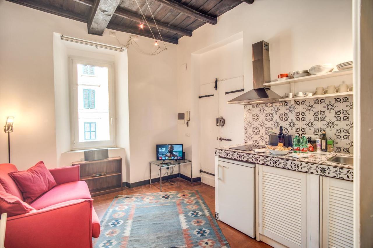 Lovely Flat In The Heart Of Trastevere Rome Bagian luar foto