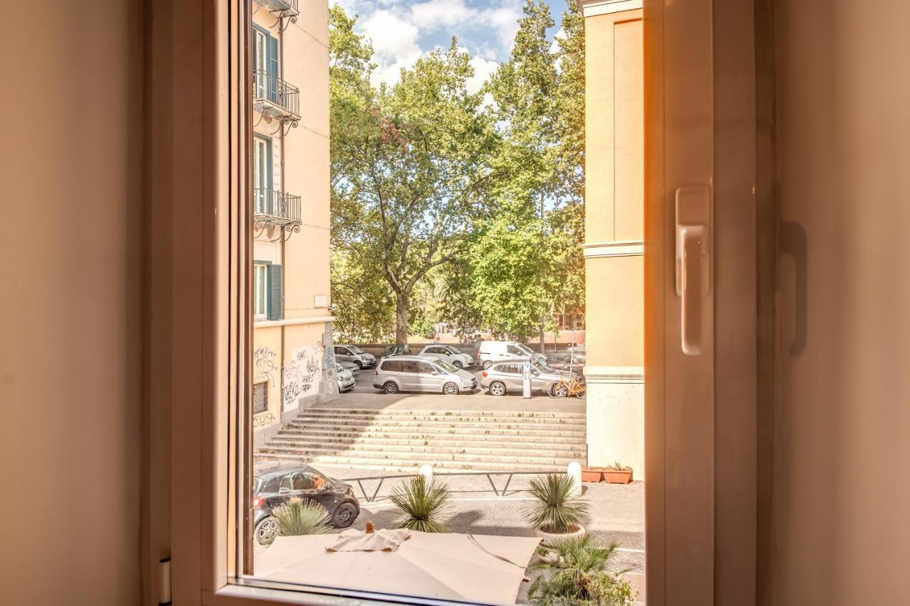 Lovely Flat In The Heart Of Trastevere Rome Bagian luar foto