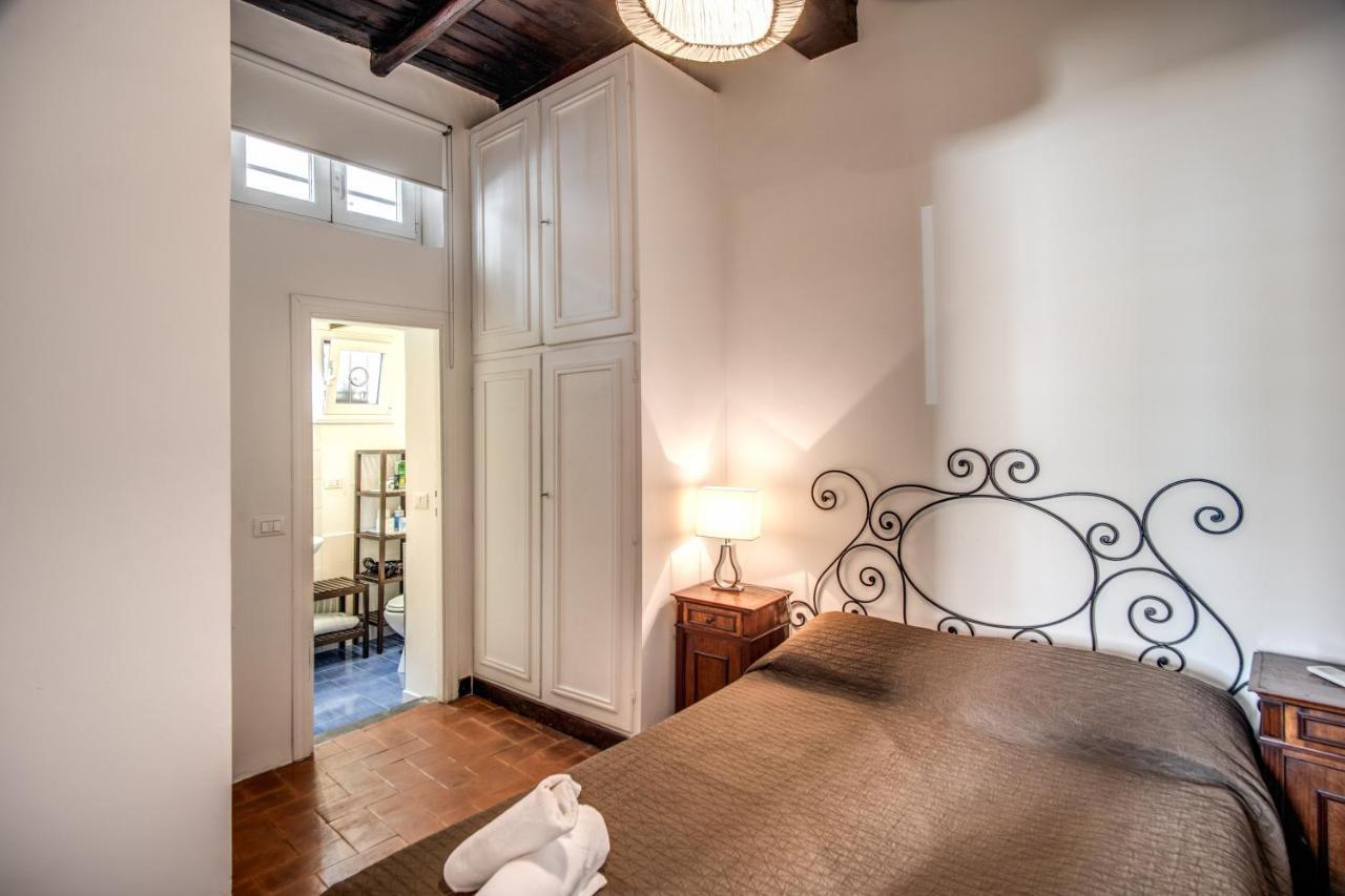 Lovely Flat In The Heart Of Trastevere Rome Bagian luar foto