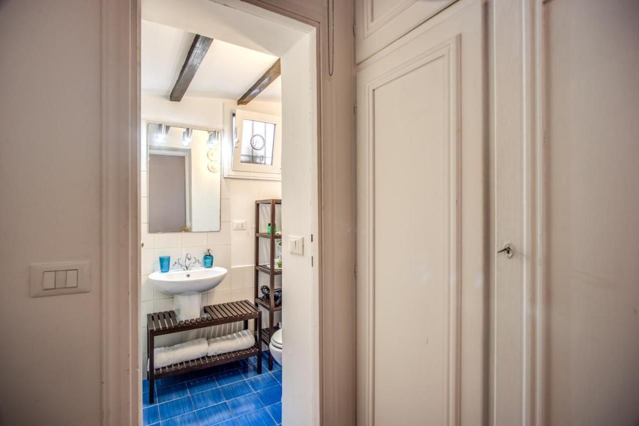 Lovely Flat In The Heart Of Trastevere Rome Bagian luar foto