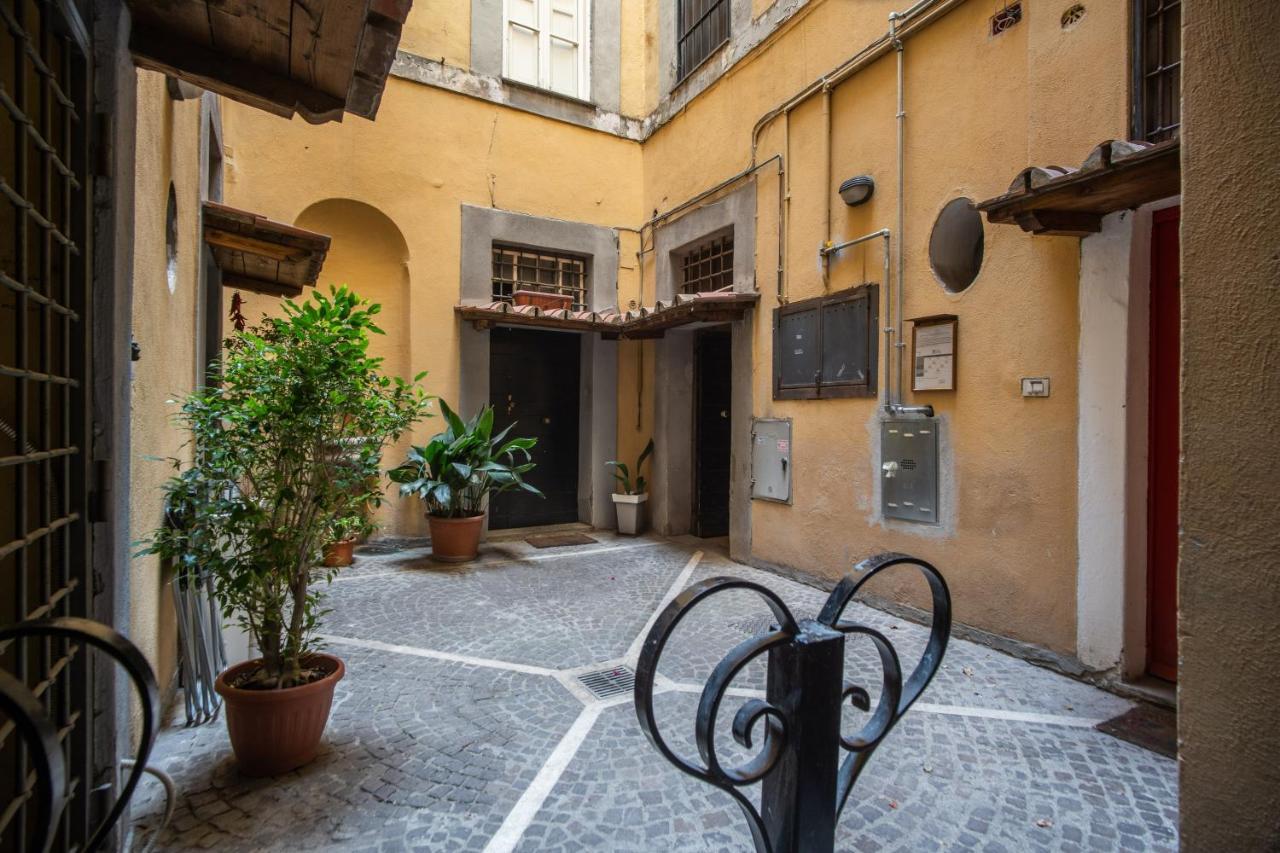 Lovely Flat In The Heart Of Trastevere Rome Bagian luar foto