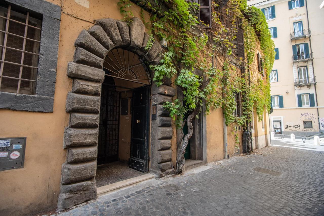 Lovely Flat In The Heart Of Trastevere Rome Bagian luar foto