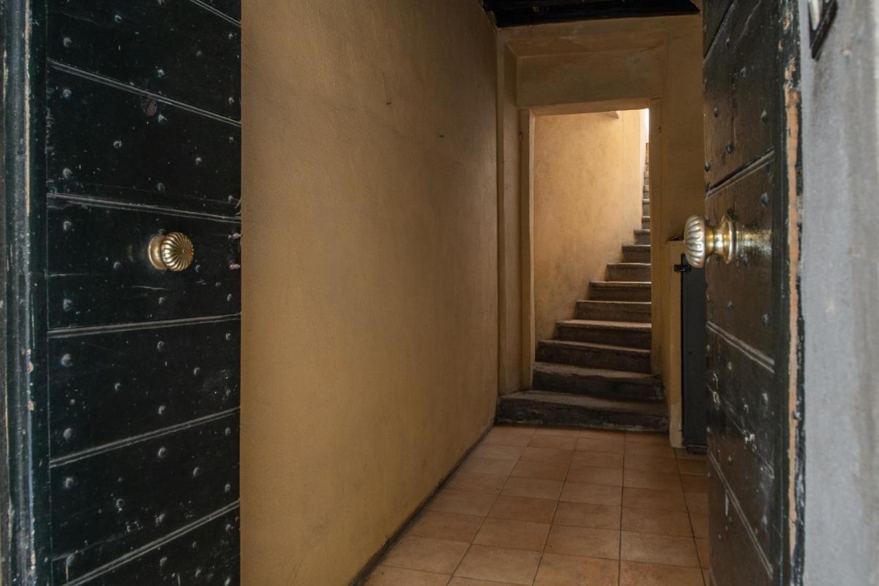 Lovely Flat In The Heart Of Trastevere Rome Bagian luar foto